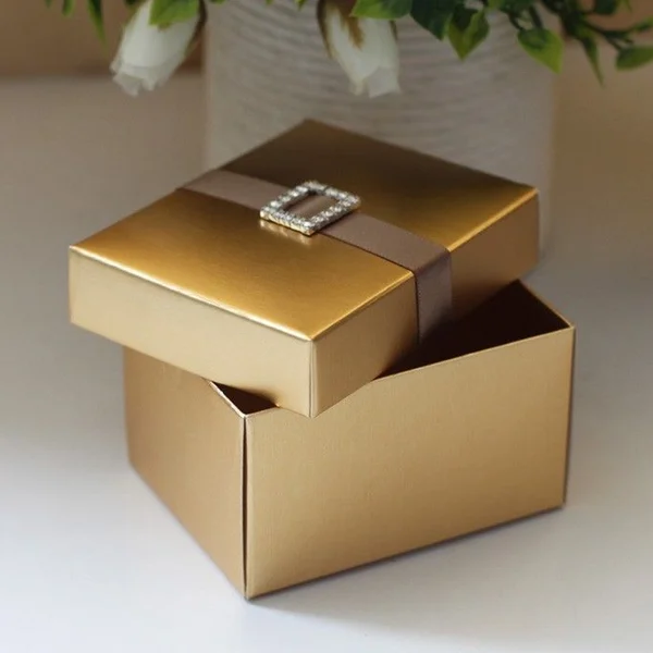 custom-gold-foil-boxes-1.webp