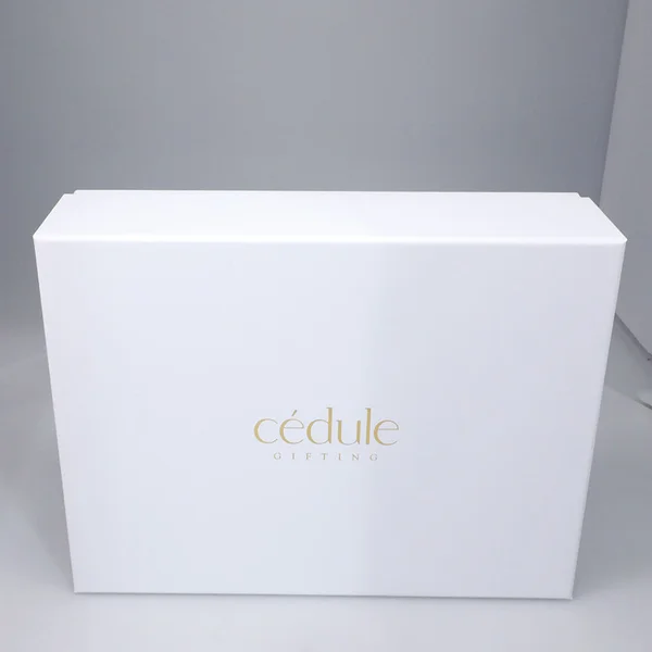 custom-shoe-packaging-1.webp