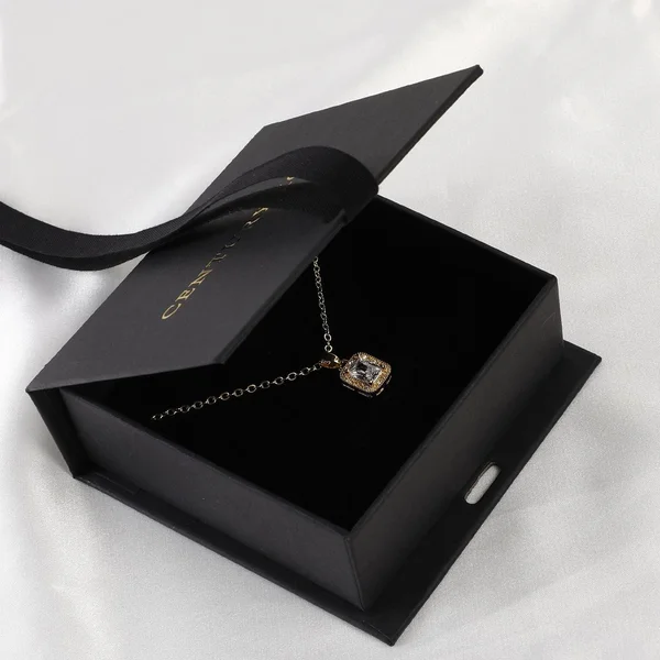 necklace-packaging-boxes-3.webp